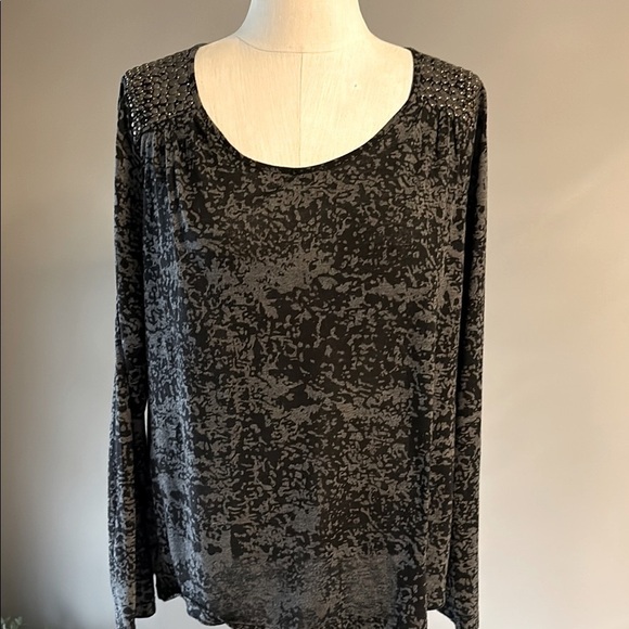 Chaus Tops - Chaus Sport Black and Gray Women's embellished shoulder top lightweight L/S Lrg